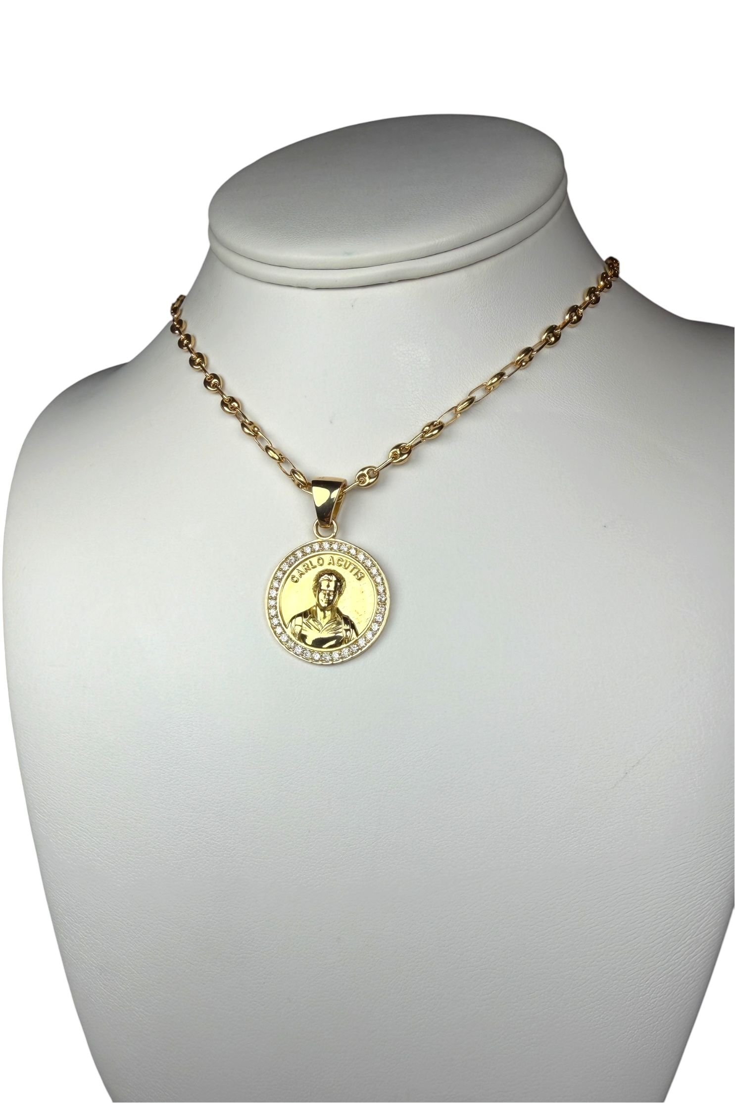 Dije Sólido Carlo Acutis Oro 18K con Diamantes Naturales